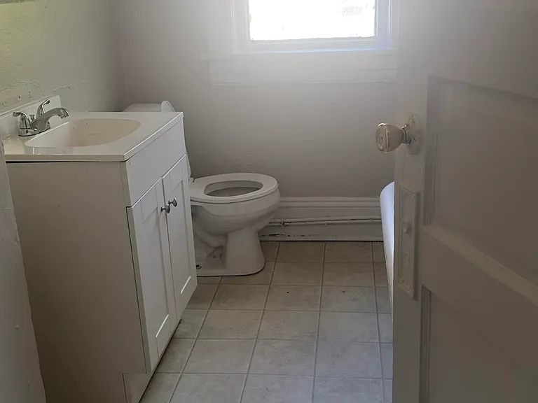 1719 Orange Ave NW — Photo 8