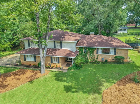 1603 Shadywood Ct, Opelika, AL 36801