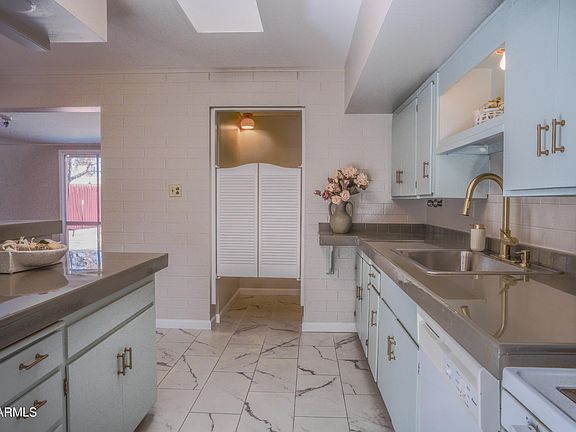 3rd image of 10830 W OAKMONT Drive