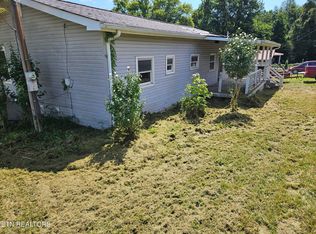 145 Crabtree Ln, Caryville, TN 37714