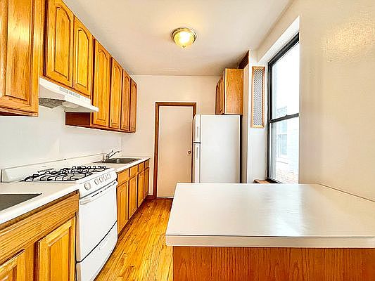 1st image of 208 E 83rd St APT 5W