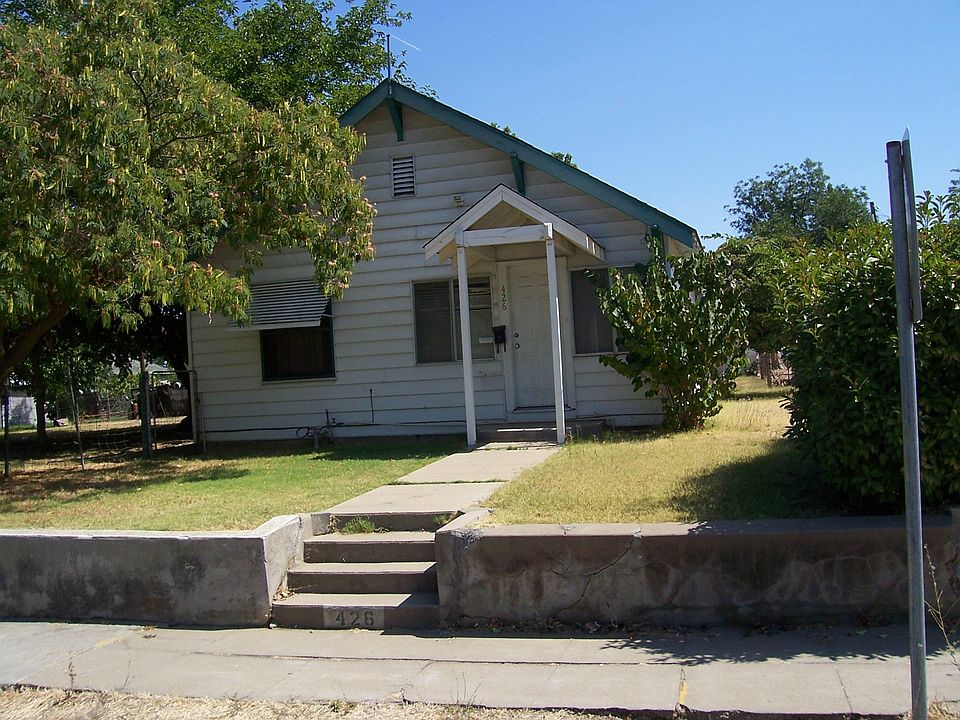 2nd image of 426 N Shasta St