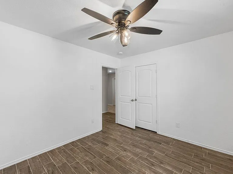 9415 Paloma Creek Dr — Photo 20
