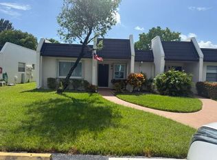 197 Lake Susan Lane, West Palm Beach, FL 33411