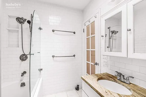 Sold by Sotheby's International Realty | media 13