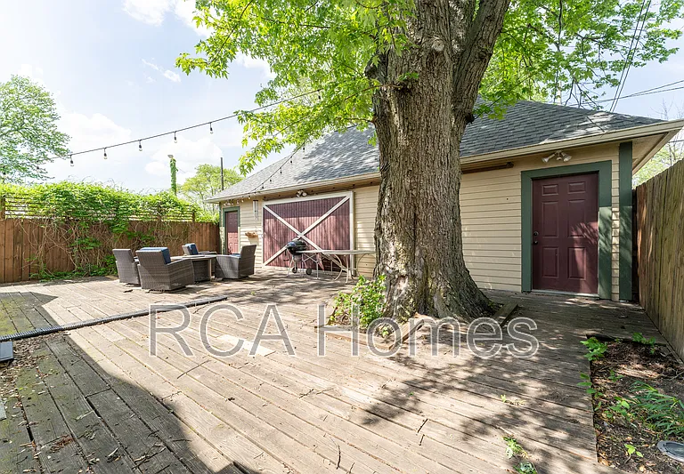918 Prospect St — Photo 13