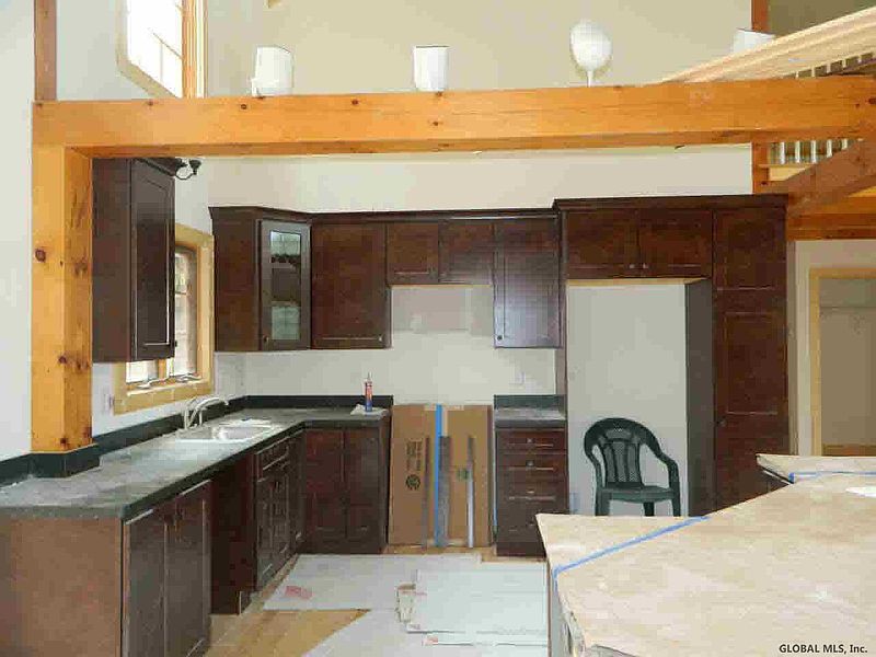 2nd image of 10 Schaeffer Brook Lane