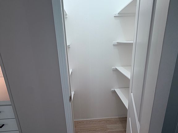 5th image of 4539 Rose Ln