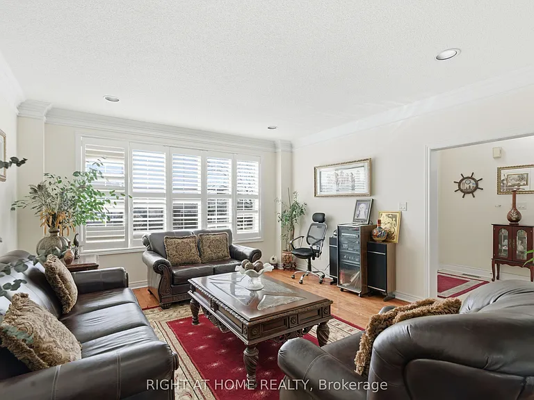 284 Maple Leaf Dr — Photo 11