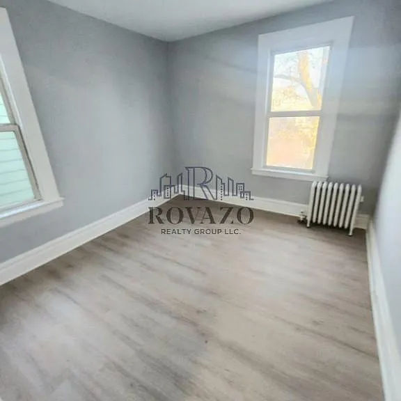 100 Smith St #2 — Photo 6