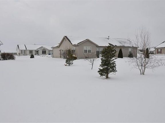 3rd image of 58736 Dunstin Ct