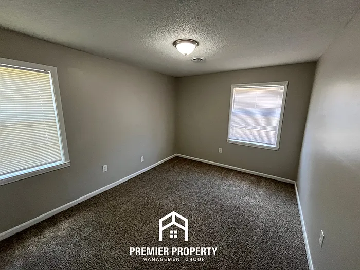 3165 Mackham Ave — Photo 12