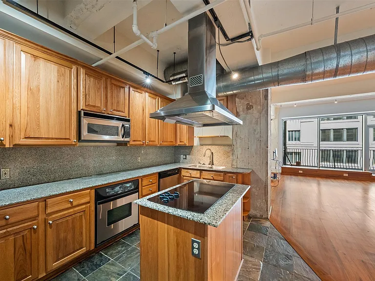 711 Main St #601 — Photo 15