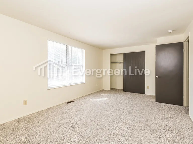 8027 Mount Hood Dr — Photo 12