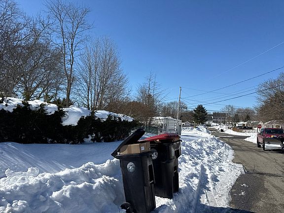 4th image of 65 Errol Rd