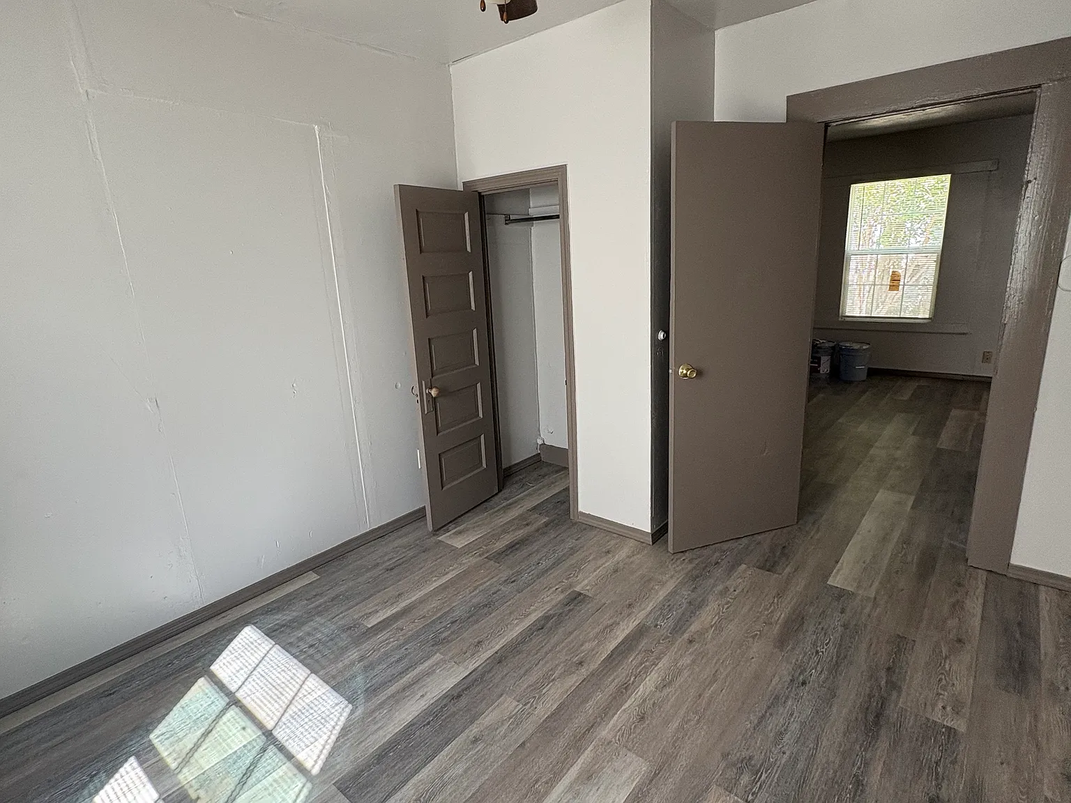 2 bed, 1000 sqft, $800 — Photo 2
