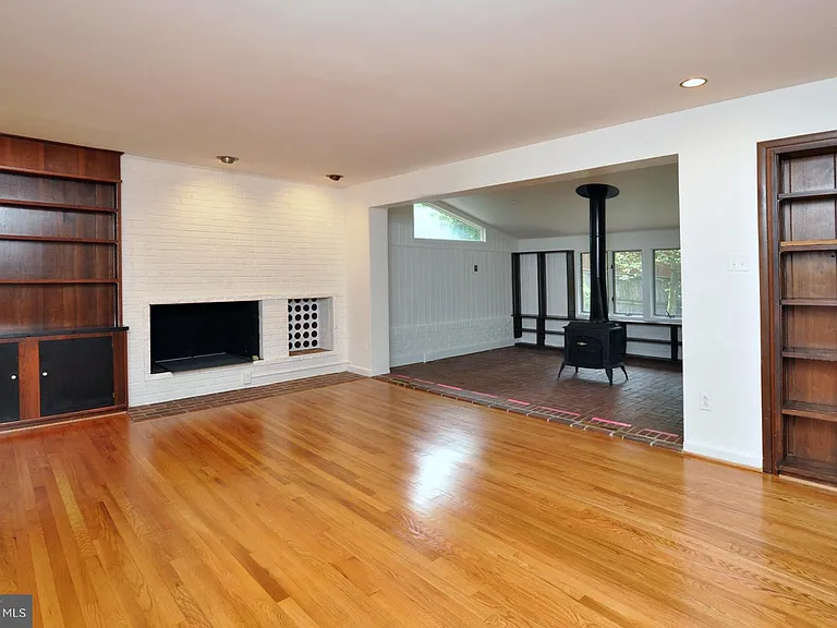 7024 Richard Dr — Photo 4