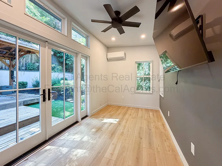 7352 Saroni Dr — Photo 24