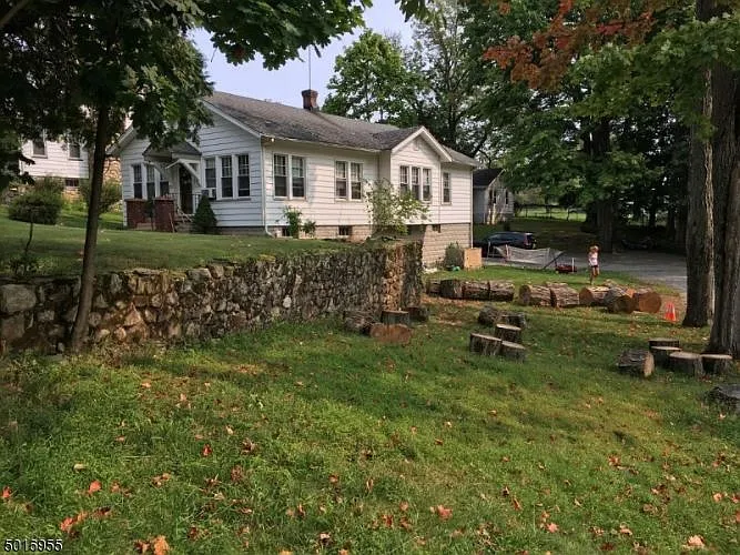 20 Windemere Ave photo 1