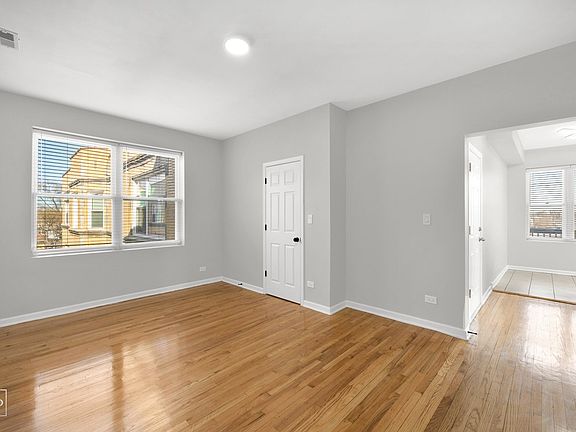 5th image of 1145 N Austin Blvd #1147-1C