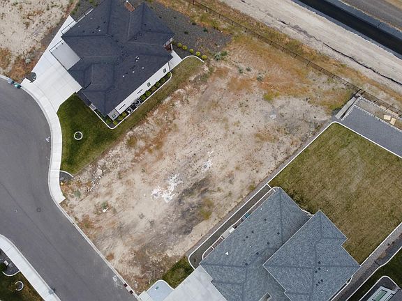 5th image of 479 Summerview Ln