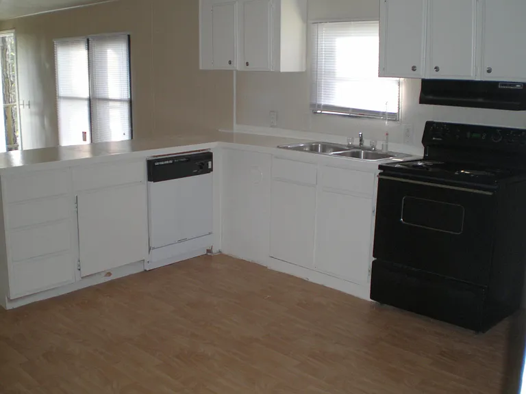 23406 Willow Gln — Photo 2