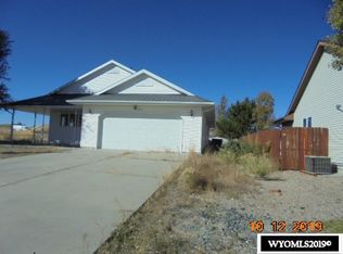 1718 Emigrant Dr, Rock Springs, WY 82901