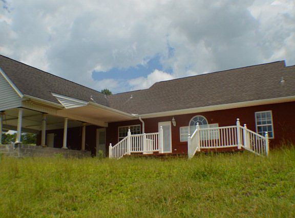 5th image of 4675 River Dr
