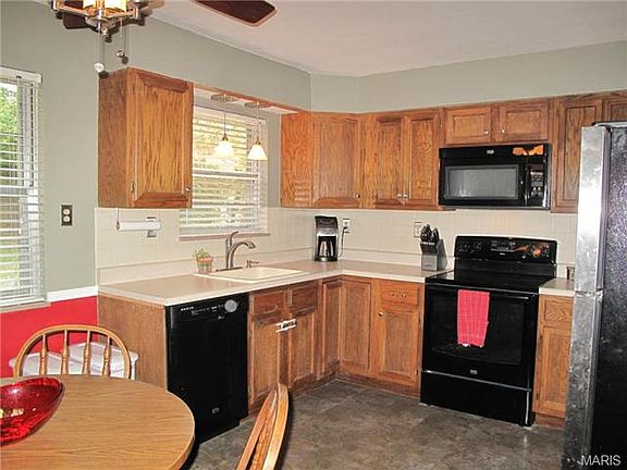 2nd image of 9431 Parklind Dr