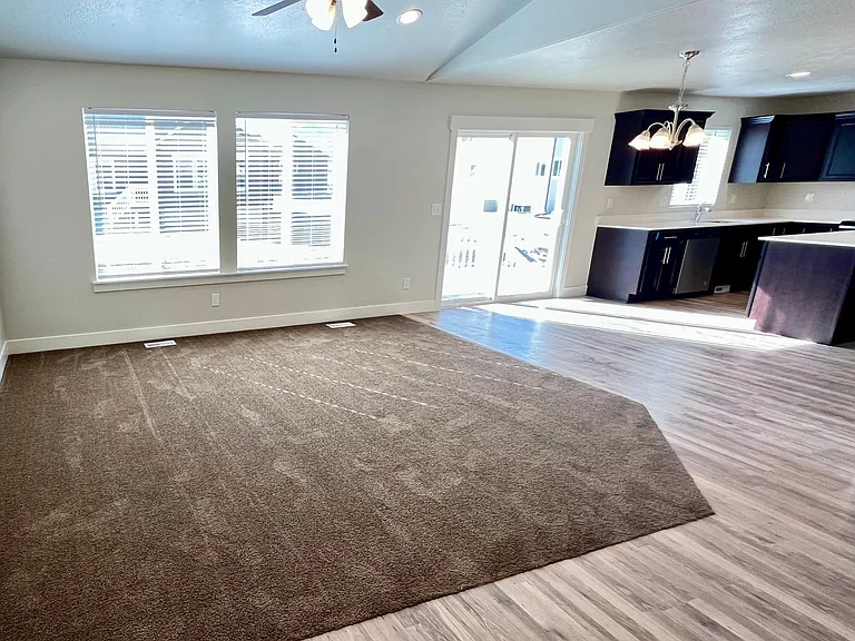 4725 Gunsight Peak Dr — Photo 8
