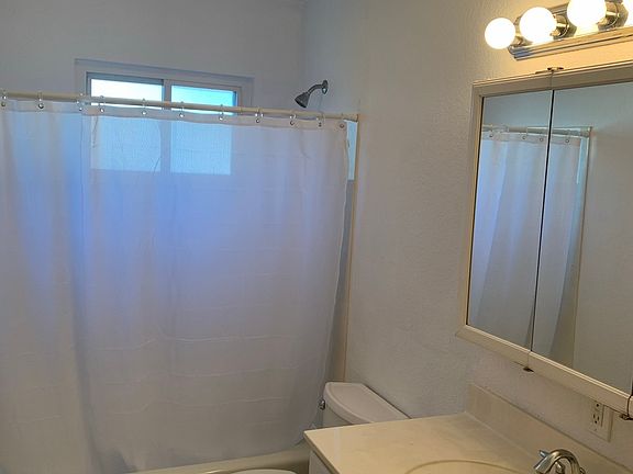 3rd image of 4237 Harris St
