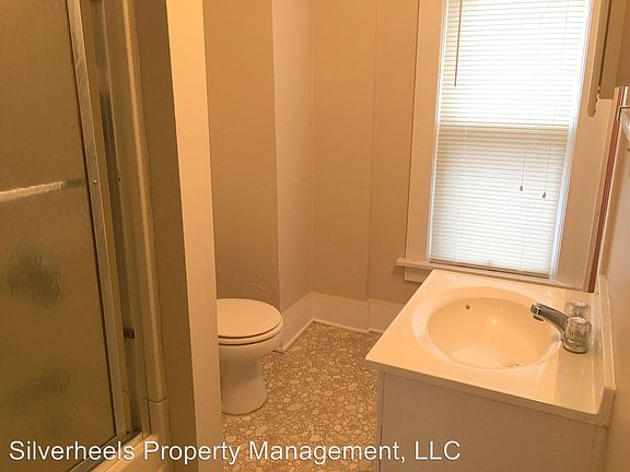 4th image of 210 1/2 E Spring St