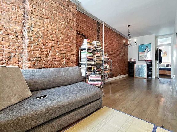 4th image of 434 Bleecker St #2RR