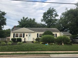 10213 Sager Ave, Fairfax, VA 22030