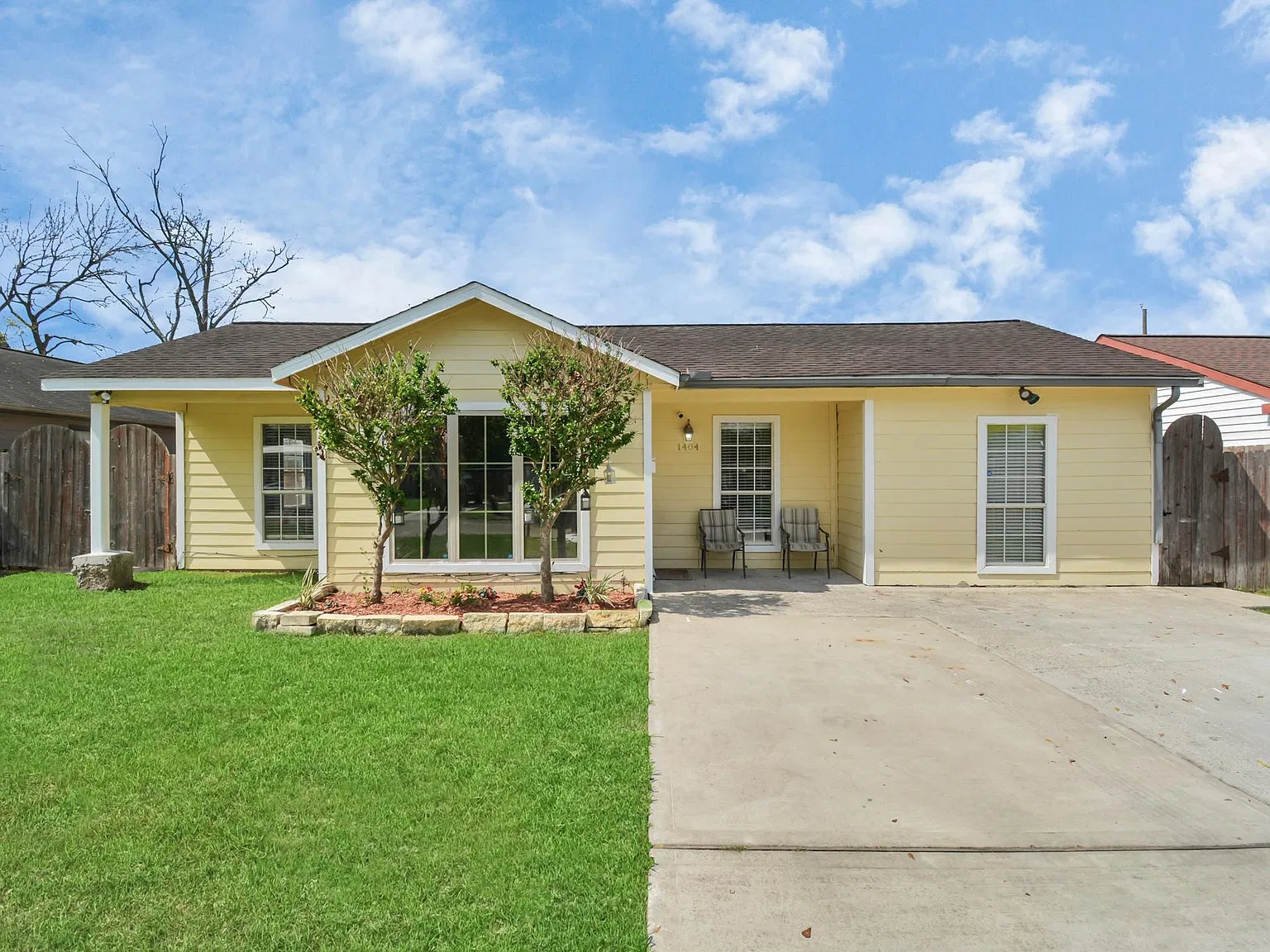 4 bed, 1034 sqft, $1,850 — Photo 2