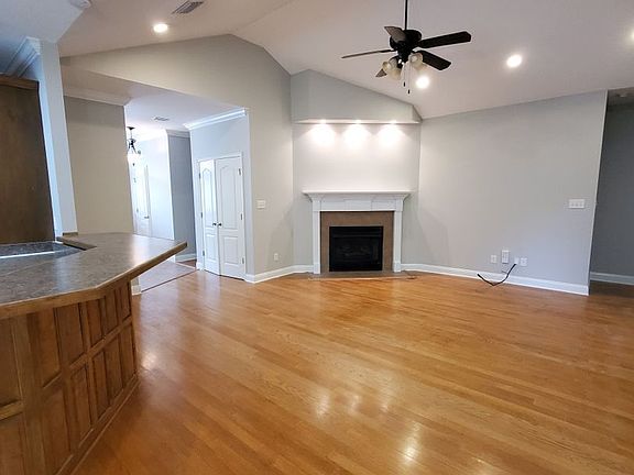 3rd image of 3815 Napa Dr