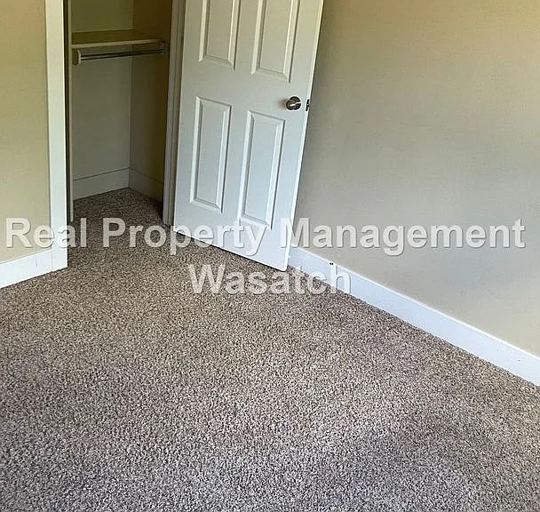 715 E Harrison Ave — Photo 22