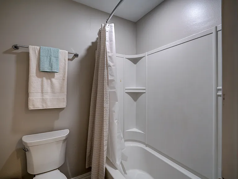 1230 E Dayton St #4 — Photo 11