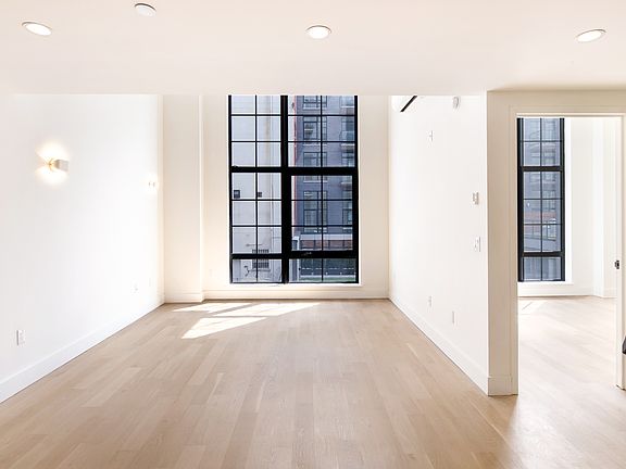 4th image of 25 Bruckner Blvd APT 2R