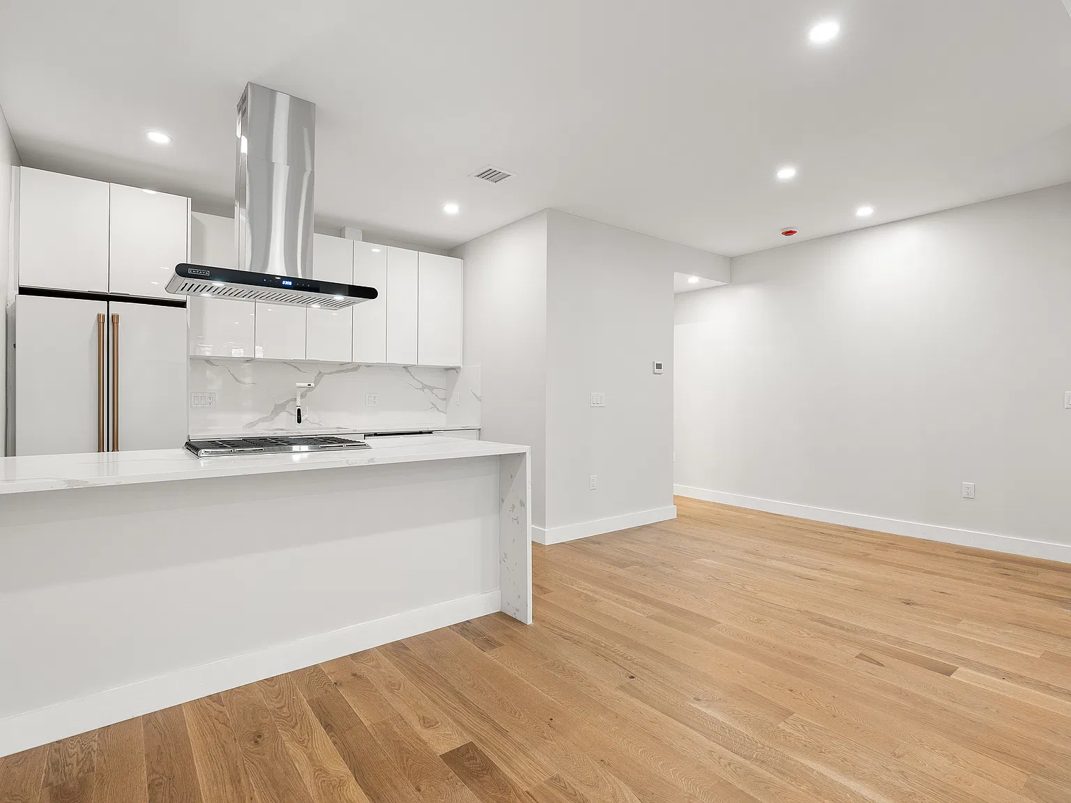 16-18 Yale Ter — Photo 2