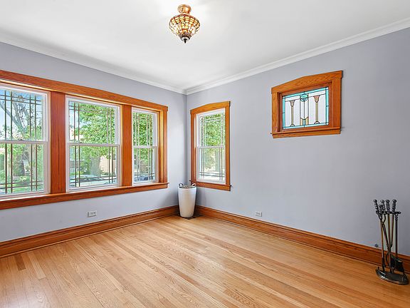 5th image of 2334 Elmwood Ave