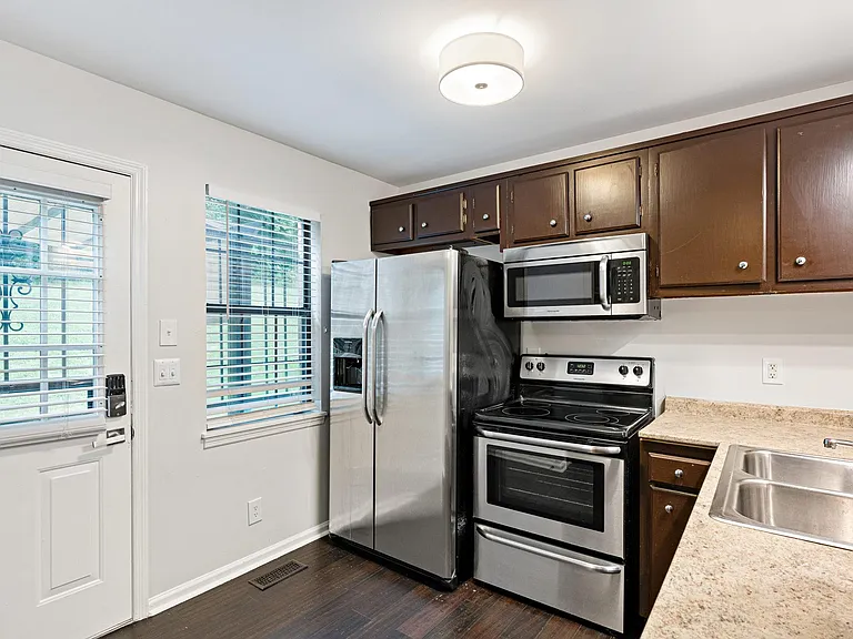 3100 Conviser Dr — Photo 2