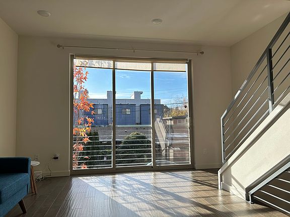 3rd image of 3632 NE 73rd Pl