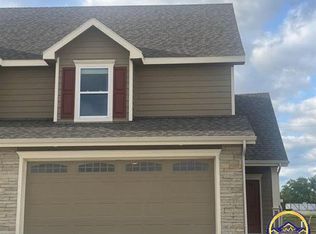 2710 Chasehire Dr, Lawrence, KS 66044