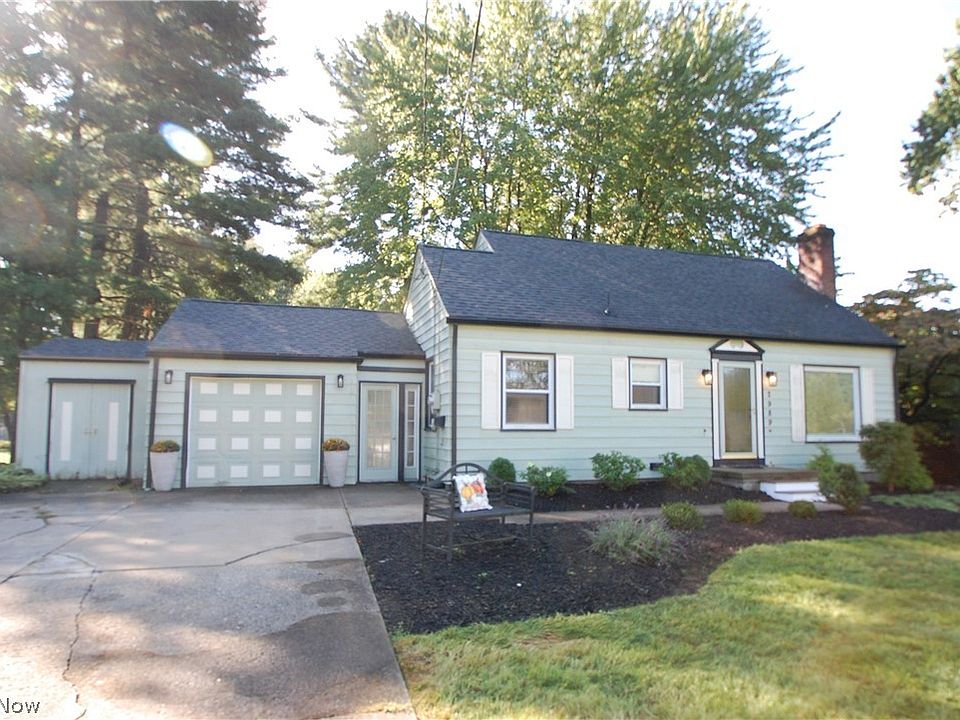 1st image of 2989 Howell Dr