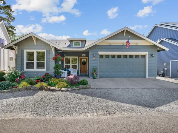 325 N Juniper Ct, Rockaway Beach, OR 97136