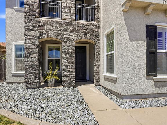 2nd image of 6813 Vilamoura Way
