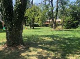 16 Locust Dr, Catonsville, MD 21228