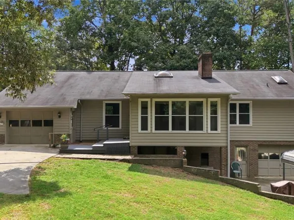 100 Brandon Ct, Lexington, NC 27295