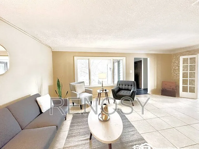 3006 Fleur Dr — Photo 2
